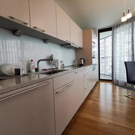 Krásný Na žižkově Apartamento *